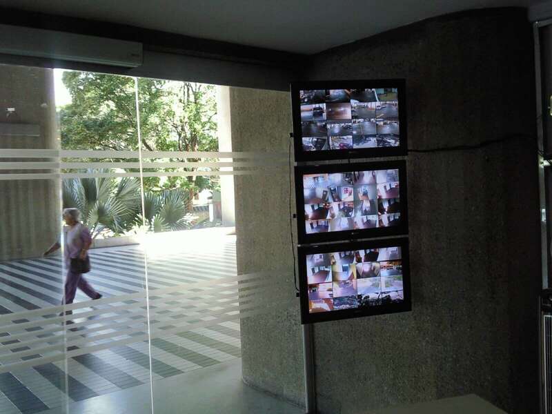 instalacion de centro de monitoreo de camaras de video seguridad en centro empresarial